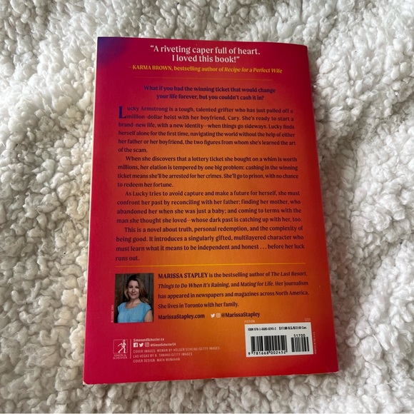 📚 4/25$ 📚 Lucky by Marissa Stapley - Picture 2 of 5